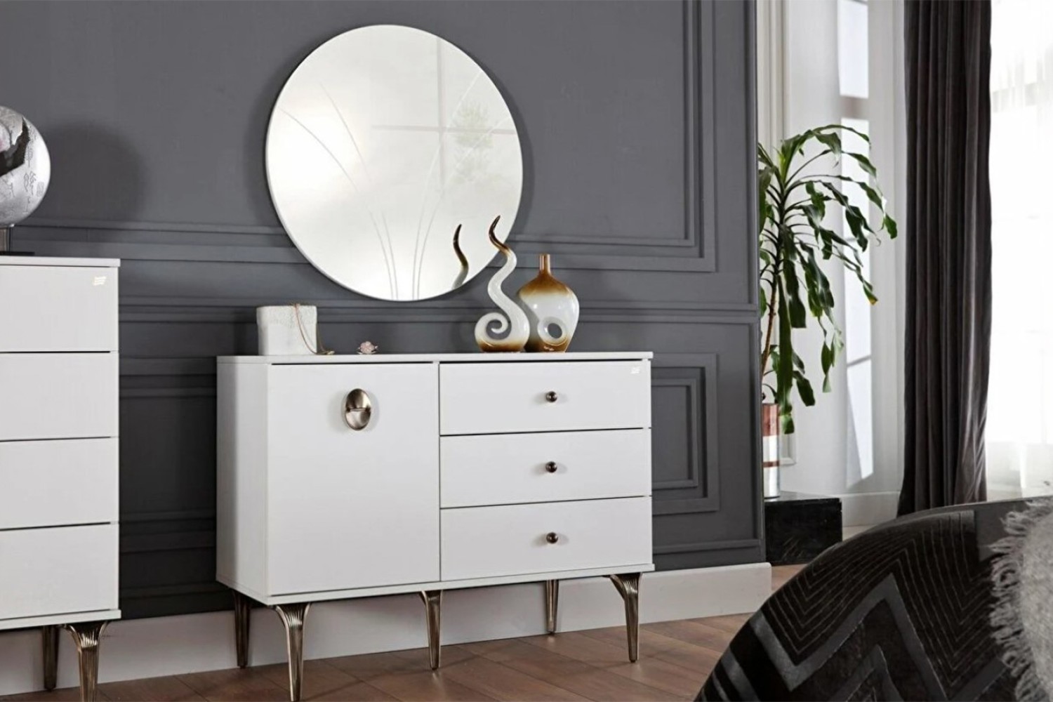 Roxy Dressing Table & Mirror 