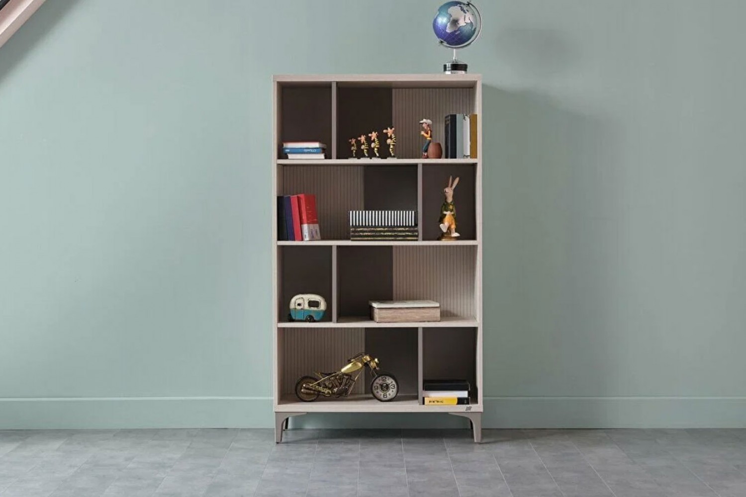 Hera Bookshelf